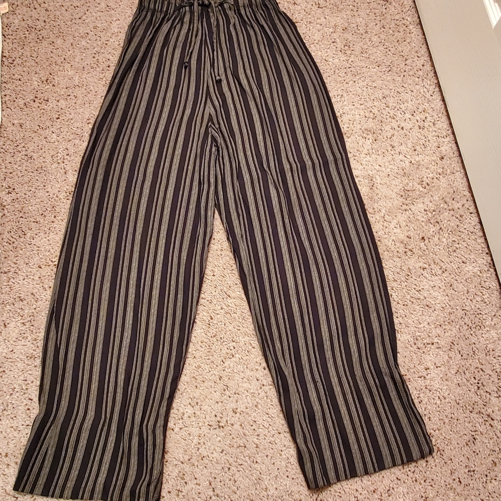 Expressions Small Black and Gray Striped wide leg womens size small pants